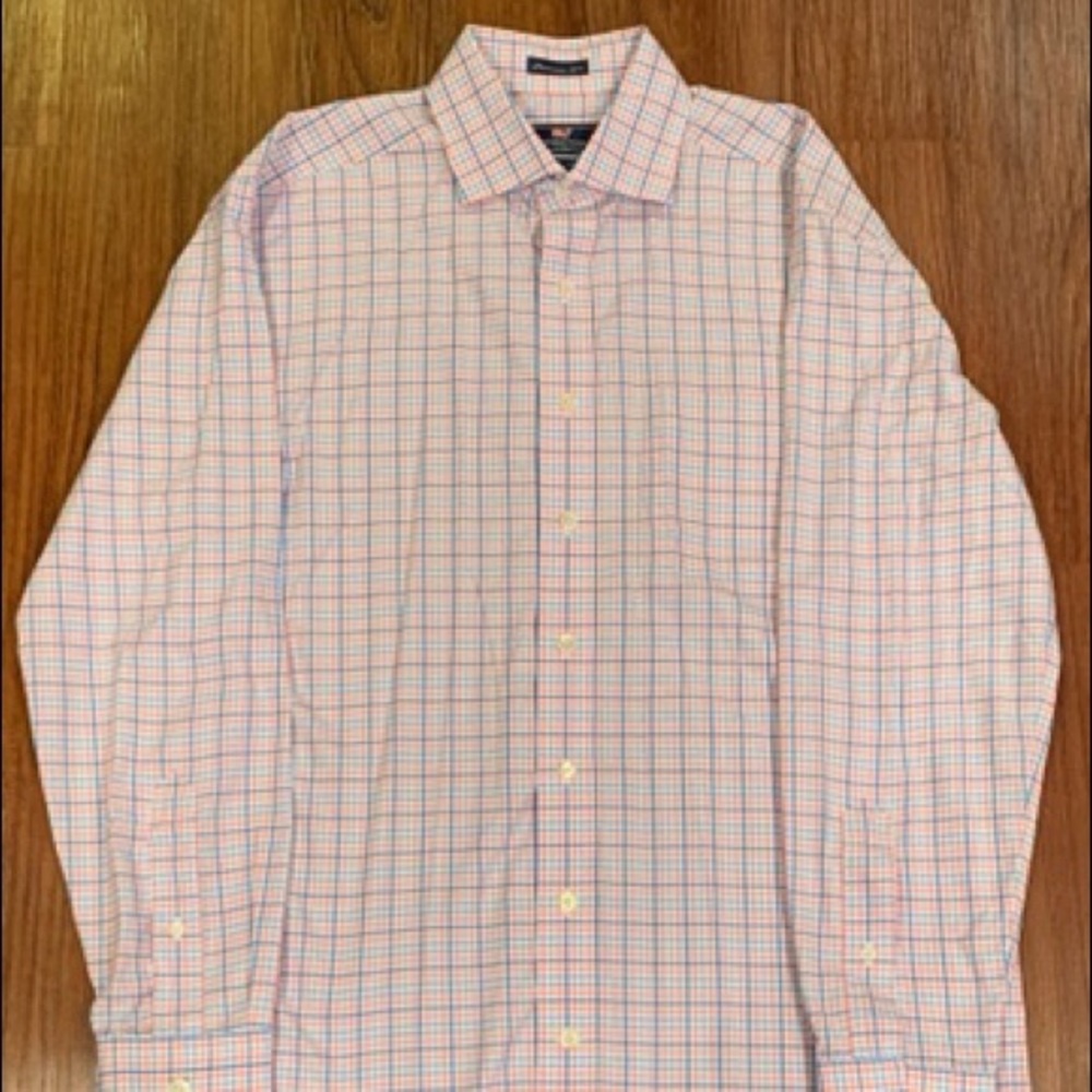 Vineyard Vines men’s button down dress shirt